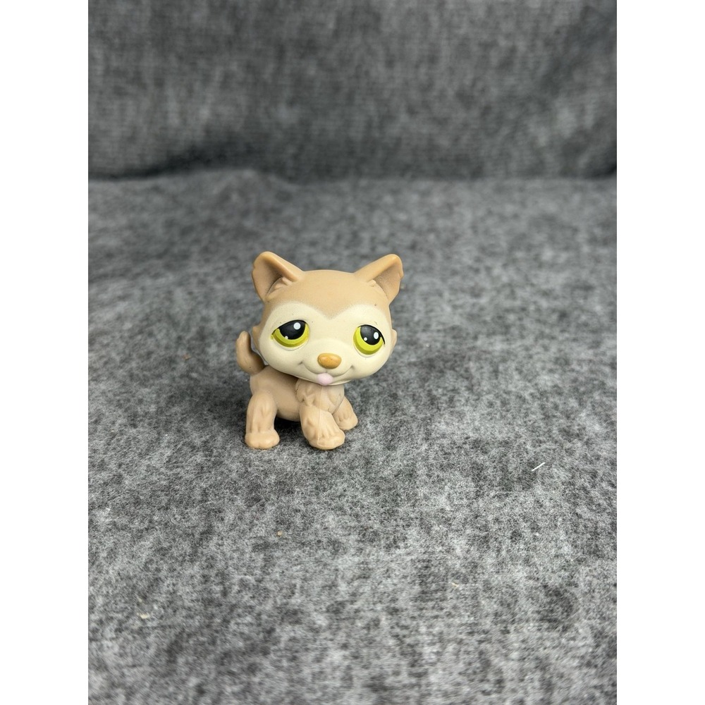 Hasbro Littlest Pet Shop Beige Husky Dog 358 Mini Figure 2006 Green Eyes LPS Toy